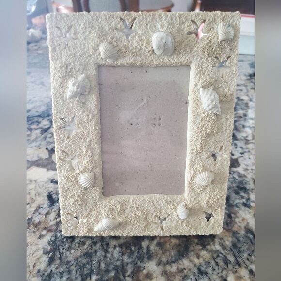 Other - 3D sandstone type frame with shells